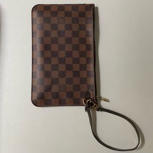 100% authentic Louis Vuitton pochette